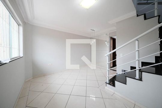 Sala de casa de condomínio para alugar com 2 quartos, 55m² em Vila Ré, São Paulo