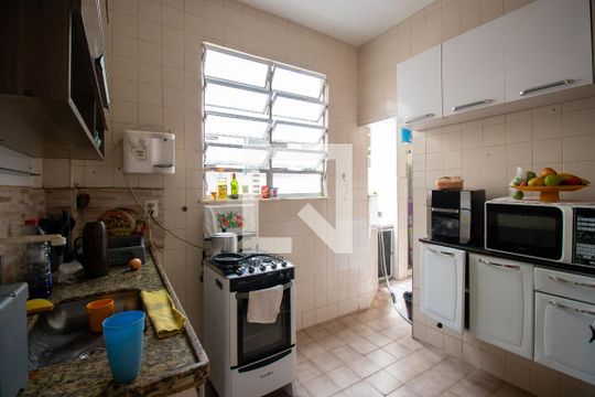 Cozinha de apartamento para alugar com 3 quartos, 87m² em Bonsucesso, Rio de Janeiro