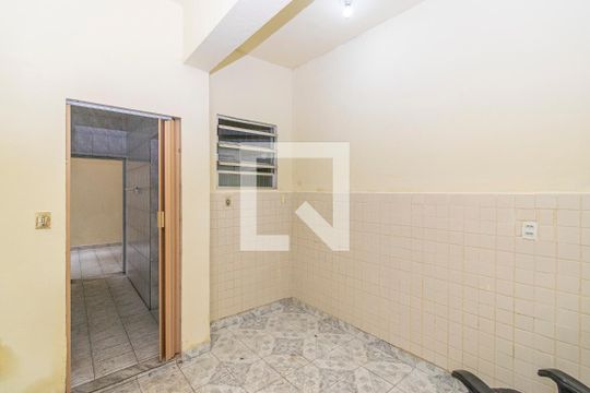 Sala de casa para alugar com 3 quartos, 125m² em Ramos, Rio de Janeiro