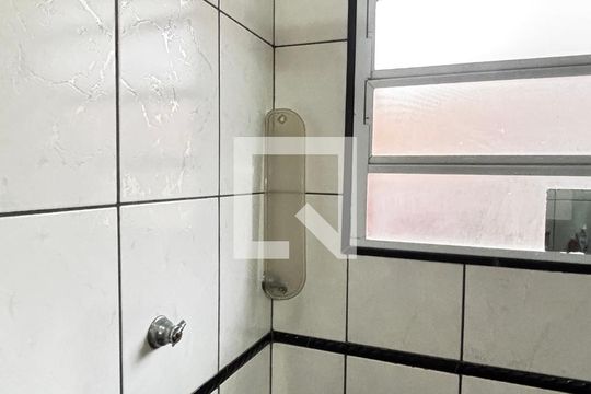 Banheiro de casa de condomínio para alugar com 2 quartos, 70m² em Vila Homero Thon, Santo André