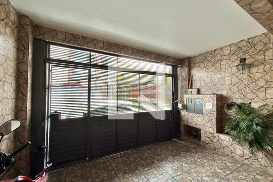Garagem de casa à venda com 2 quartos, 120m² em Centro, São Bernardo do Campo