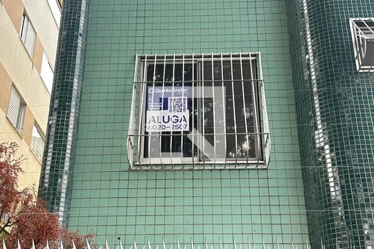 Fachada com Plaquinha de apartamento para alugar com 3 quartos, 66m² em Sagrada Família, Belo Horizonte