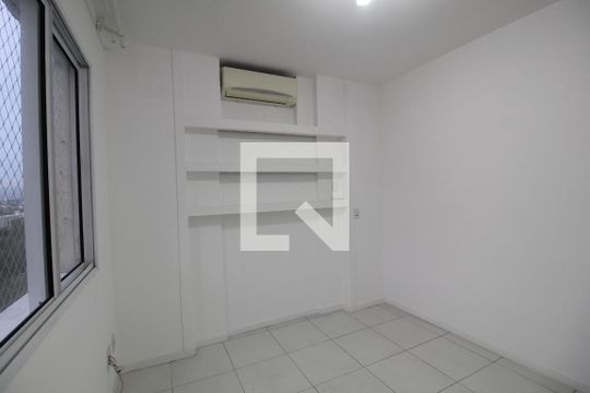 Quarto 2 de apartamento para alugar com 2 quartos, 62m² em Jacarepagua, Rio de Janeiro