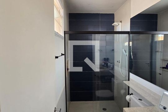 Banheiro da Suíte de casa de condomínio à venda com 3 quartos, 98m² em Parque Renato Maia, Guarulhos