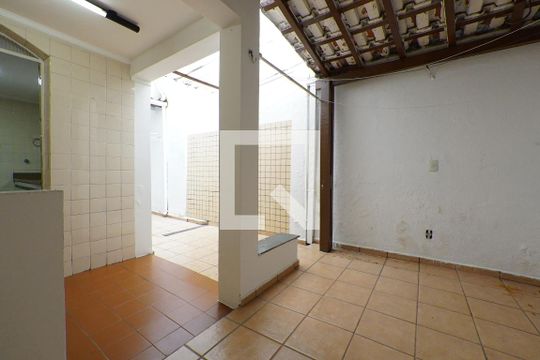 Quintal de casa para alugar com 3 quartos, 100m² em Bosque da Saúde, São Paulo