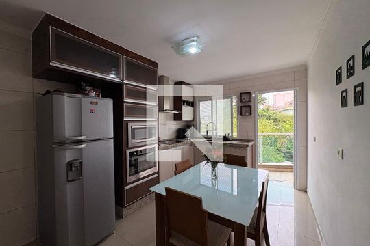 Cozinha de casa à venda com 3 quartos, 133m² em Vila Curuçá, Santo André