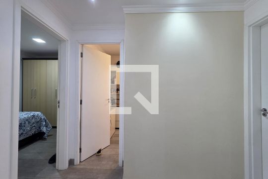 Corredor de apartamento para alugar com 2 quartos, 55m² em Vila Alto de Santo Andre, Santo André