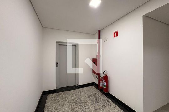 Hall de entrada de apartamento para alugar com 2 quartos, 46m² em Vila América, Santo André