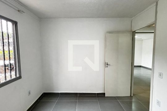Quarto 2 de apartamento para alugar com 2 quartos, 55m² em Jardim Alzira Franco, Santo André