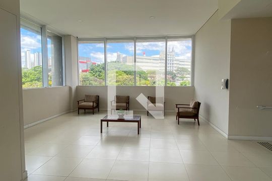 Hall de entrada de apartamento à venda com 1 quarto, 41m² em Centro, Osasco