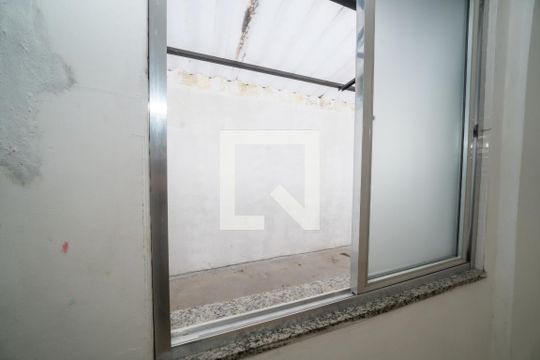 Vista  Quarto 2 de casa para alugar com 2 quartos, 66m² em Irajá, Rio de Janeiro