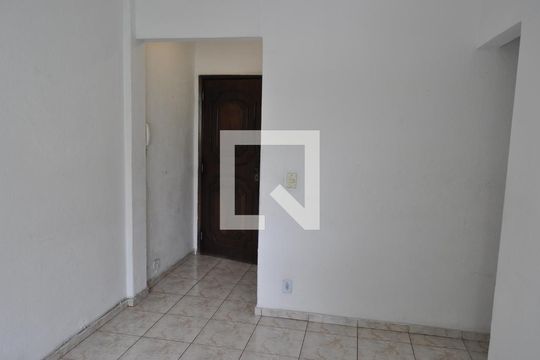 Apartamento para alugar com 3 quartos, 54m² em Pilares, Rio de Janeiro