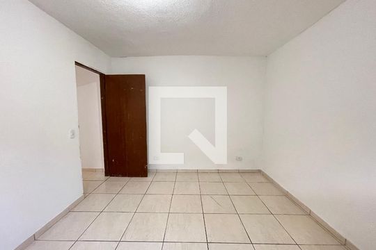 Quarto 1 de casa para alugar com 2 quartos, 80m² em Vila Dalva, São Paulo