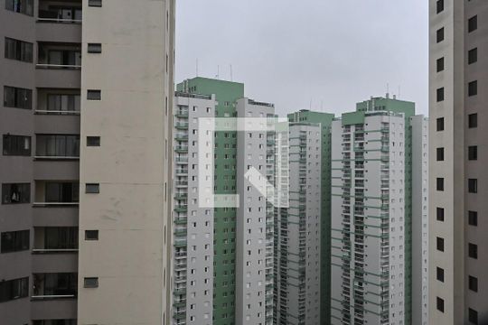Vista do Quarto 1 de apartamento para alugar com 2 quartos, 76m² em Chácara Agrindus, Taboão da Serra
