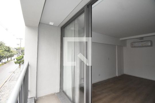 Sacada do Studio de kitnet/studio para alugar com 1 quarto, 30m² em São Francisco, Curitiba
