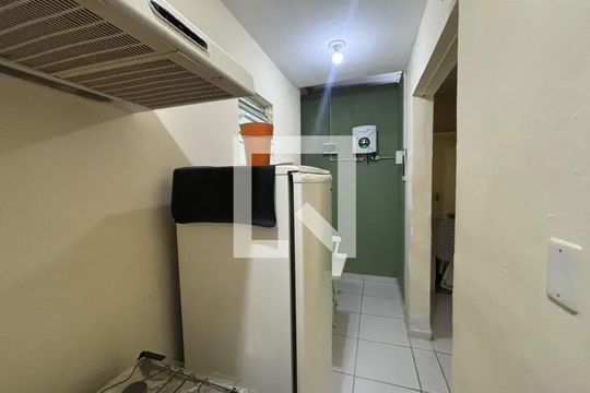 Cozinha de kitnet/studio para alugar com 1 quarto, 30m² em Parque Alexandre, Cotia