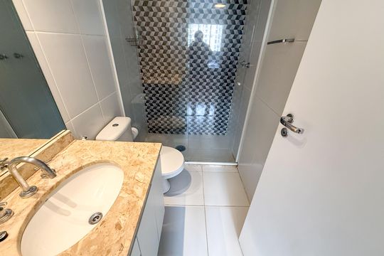 Banheiro Social de kitnet/studio para alugar com 1 quarto, 42m² em Paraíso, São Paulo