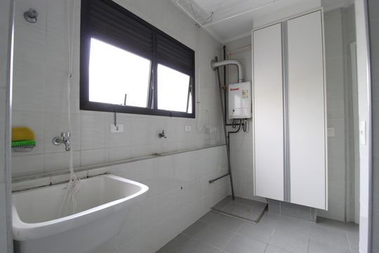Área de Serviço de apartamento para alugar com 3 quartos, 125m² em Indianópolis, São Paulo