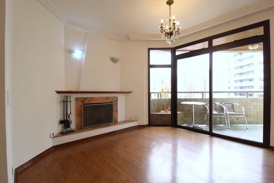 Apartamento para alugar com 3 quartos, 125m² em Indianópolis, São Paulo