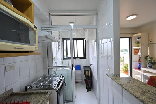 Cozinha de apartamento para alugar com 1 quarto, 33m² em Vila Monte Alegre, São Paulo