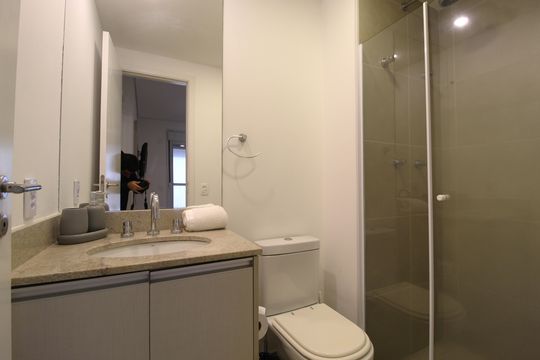 Banheiro da Suíte de apartamento para alugar com 1 quarto, 54m² em Vila Nova Conceição, São Paulo