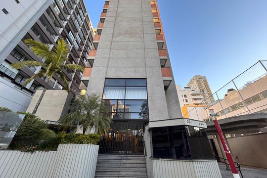 Fachada de apartamento à venda com 1 quarto, 50m² em Campo Belo, São Paulo