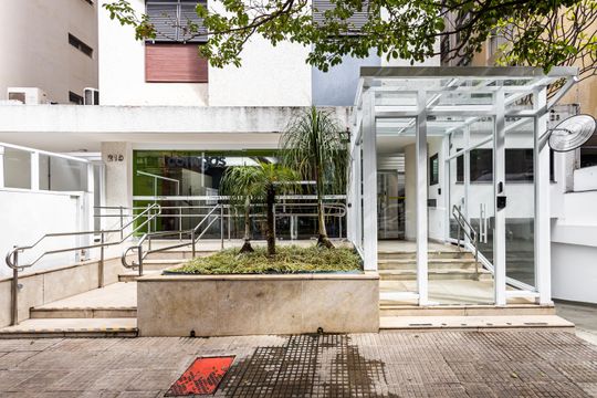 Fachada de apartamento para alugar com 2 quartos, 78m² em Cerqueira César, São Paulo