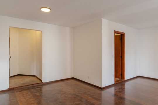 Sala de apartamento à venda com 3 quartos, 132m² em Moema, São Paulo