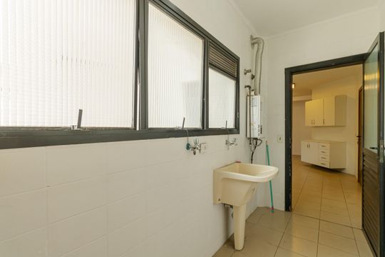 Area de serviço de apartamento à venda com 3 quartos, 132m² em Moema, São Paulo