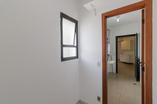 Quarto de serviço de apartamento à venda com 3 quartos, 132m² em Moema, São Paulo
