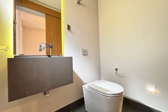 Lavabo de apartamento para alugar com 1 quarto, 95m² em Itaim Bibi, São Paulo