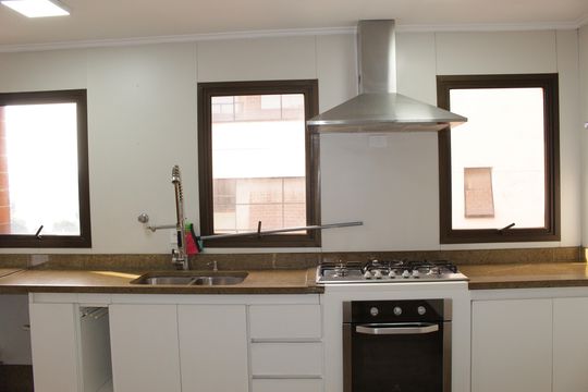 Cozinha de apartamento para alugar com 2 quartos, 360m² em Santa Cecília, São Paulo