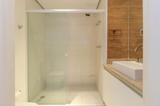 Banheiro de kitnet/studio à venda com 0 quarto, 41m² em Brooklin Paulista, São Paulo