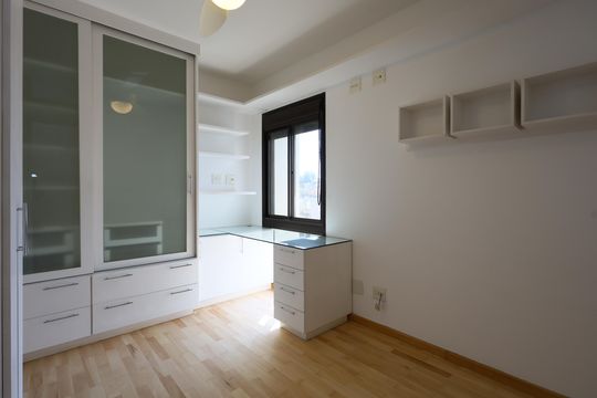suíte 3 de apartamento para alugar com 3 quartos, 185m² em Real Parque, São Paulo