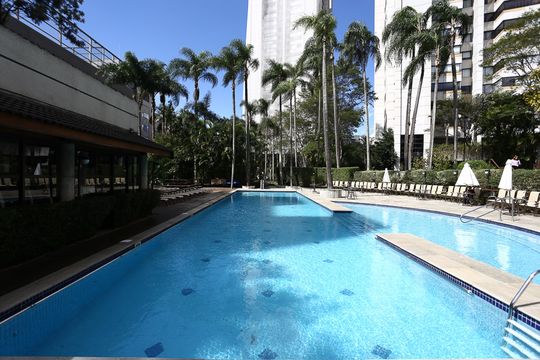 Área comum - Piscina de apartamento para alugar com 3 quartos, 185m² em Real Parque, São Paulo