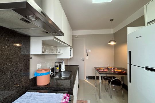 Cozinha de apartamento à venda com 2 quartos, 69m² em Vila Olímpia, São Paulo