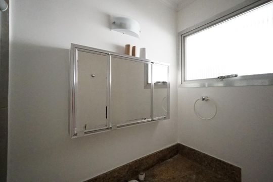Banheiro de apartamento para alugar com 3 quartos, 133m² em Paraíso, São Paulo