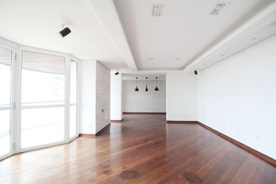 Apartamento para alugar com 3 quartos, 160m² em Jardim Ampliação, São Paulo