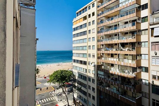 Vista da sala de apartamento à venda com 3 quartos, 140m² em Copacabana, Rio de Janeiro