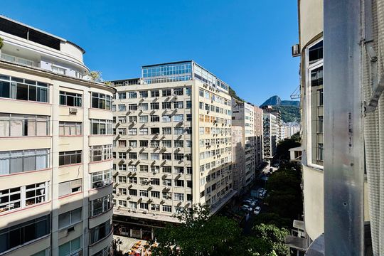 Vista da sala de apartamento à venda com 3 quartos, 140m² em Copacabana, Rio de Janeiro