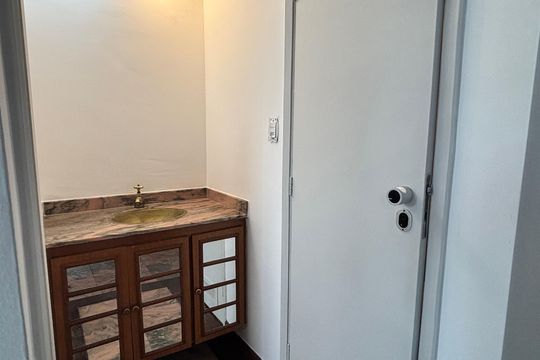 Lavabo de apartamento para alugar com 1 quarto, 96m² em Vila Clementino, São Paulo