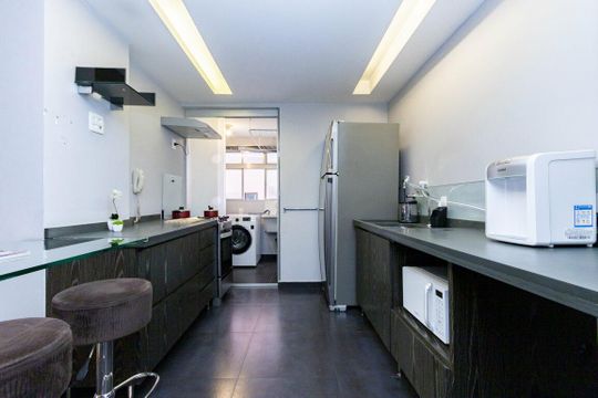 Cozinha de apartamento à venda com 1 quarto, 70m² em Vila Olímpia, São Paulo
