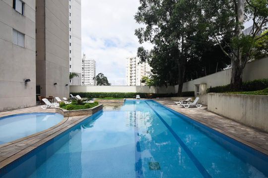 Piscina de apartamento para alugar com 2 quartos, 48m² em Parque Reboucas, São Paulo