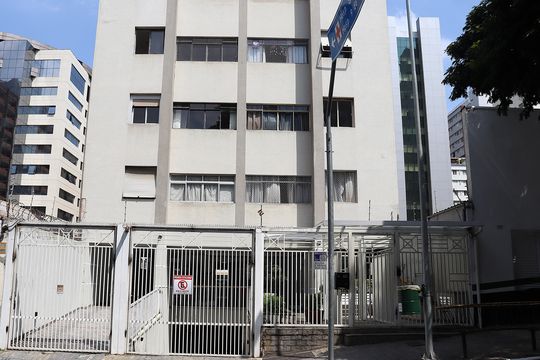Fachada de apartamento à venda com 2 quartos, 66m² em Bela Vista, São Paulo