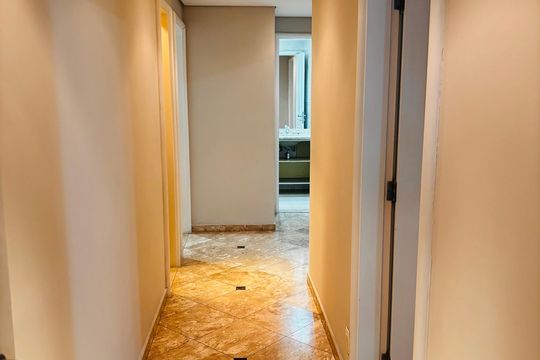 Corredor de apartamento para alugar com 5 quartos, 200m² em Alphaville Industrial, Barueri