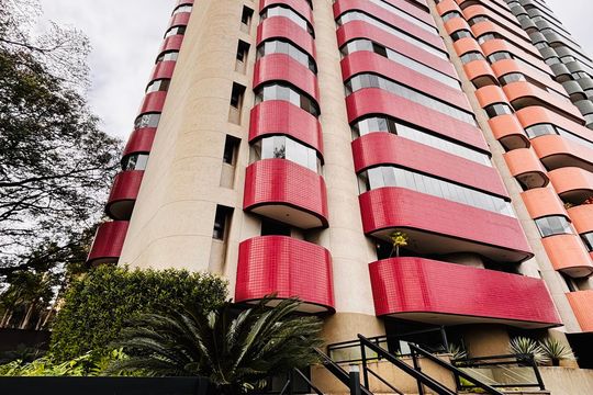 Fachada  de apartamento para alugar com 5 quartos, 200m² em Alphaville Industrial, Barueri