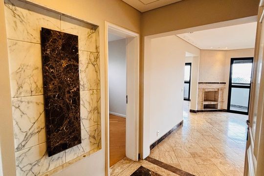 Entrada de apartamento para alugar com 5 quartos, 200m² em Alphaville Industrial, Barueri