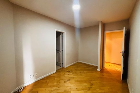Suíte de apartamento para alugar com 5 quartos, 200m² em Alphaville Industrial, Barueri