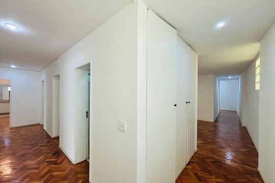 Corredor de apartamento para alugar com 4 quartos, 328m² em Copacabana, Rio de Janeiro