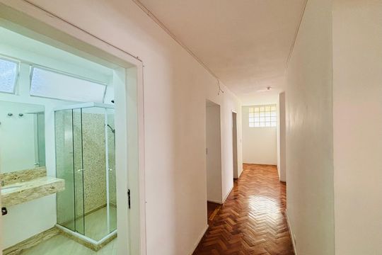 Corredor de apartamento para alugar com 4 quartos, 328m² em Copacabana, Rio de Janeiro